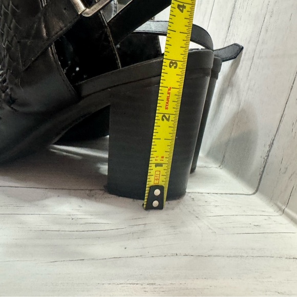 Bernardo Brown Snakeskin Lace-Up & black Sonoma Sandals, Size 8M - Picture 9 of 9